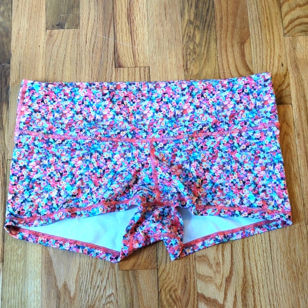 Lululemon Spandex style floral shorts